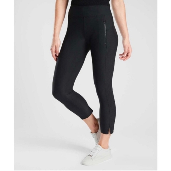 Athleta Pants - Athleta Stellar Crop Pants In Black Size Small
